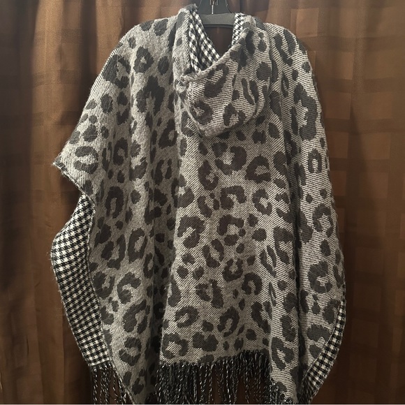 Michael Stars Leopard Print Zip Up Black and Gray Poncho with Fringe O/S - Picture 7 of 7